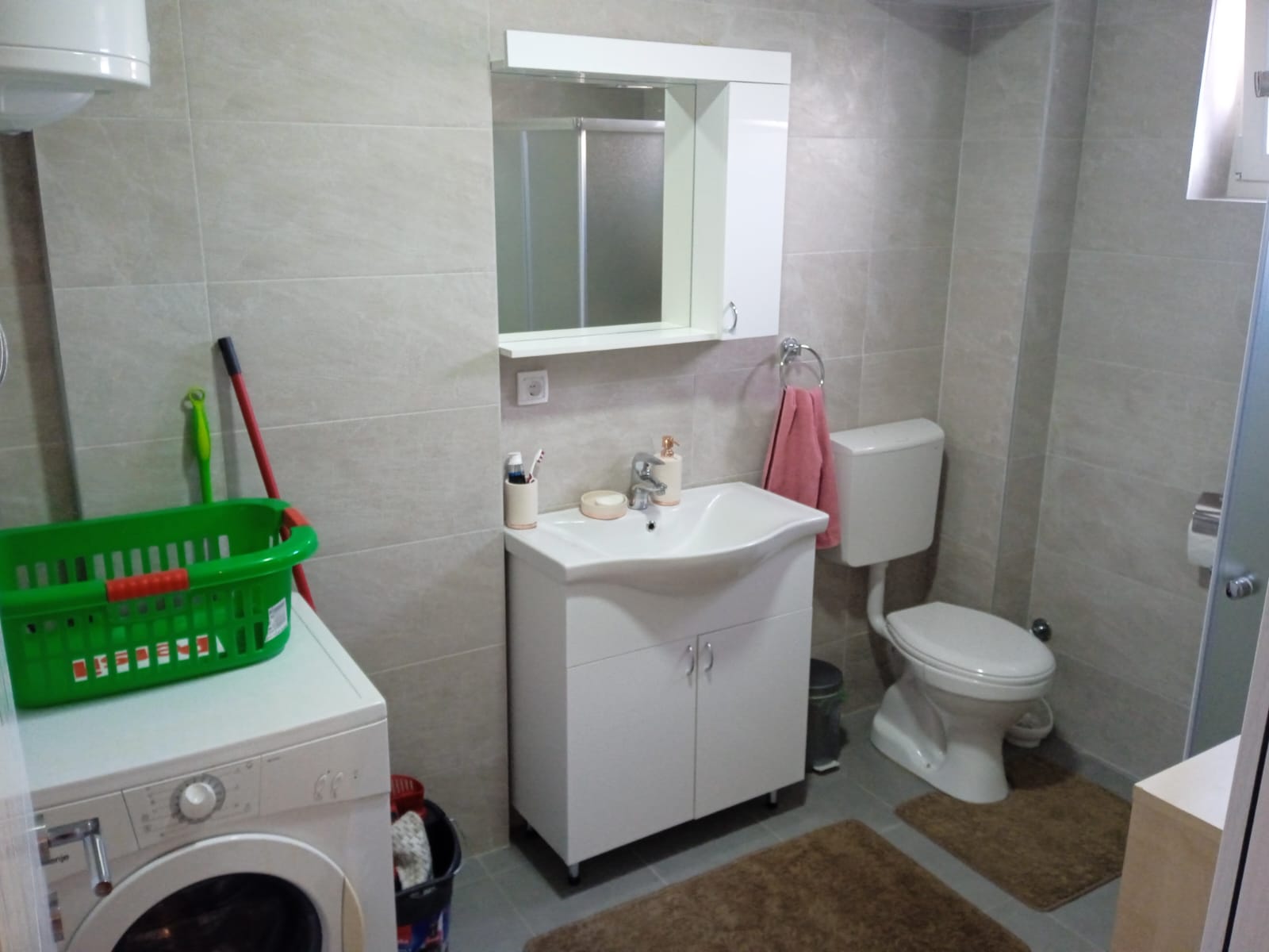 Stan na prodaju vrlo povoljno 5