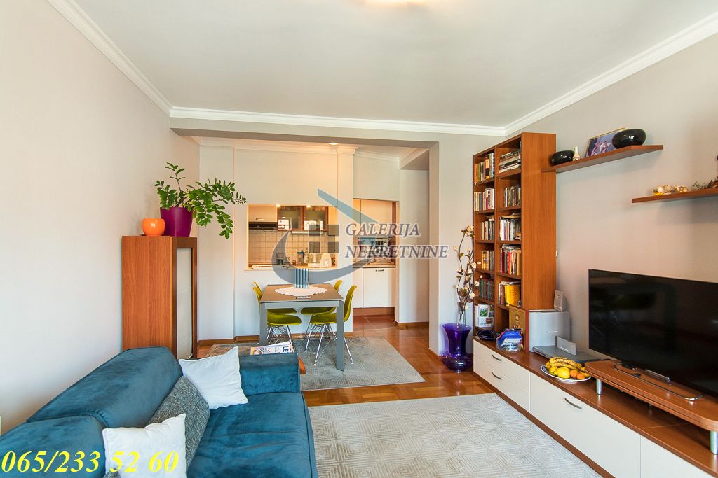 Voždovac  Voždovac centar   Sanska 86m2 2