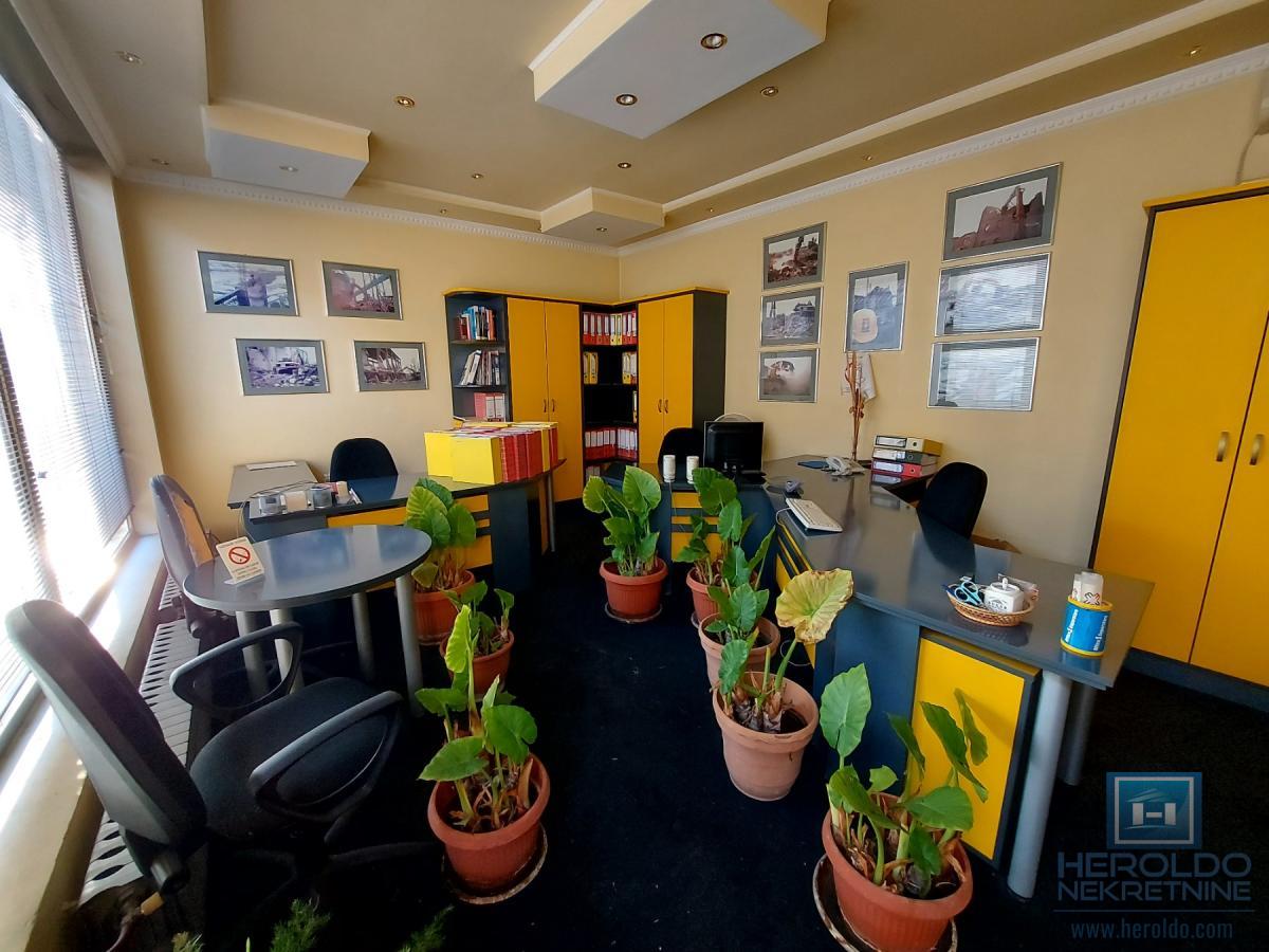 Kancelarijski prostor od 50m2 u centru 1