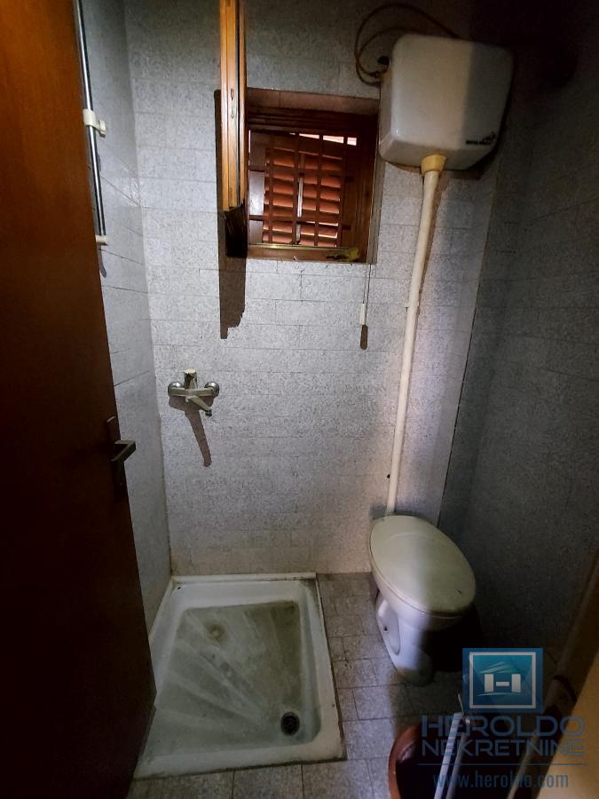 Kancelarijski prostor od 50m2 u centru 9