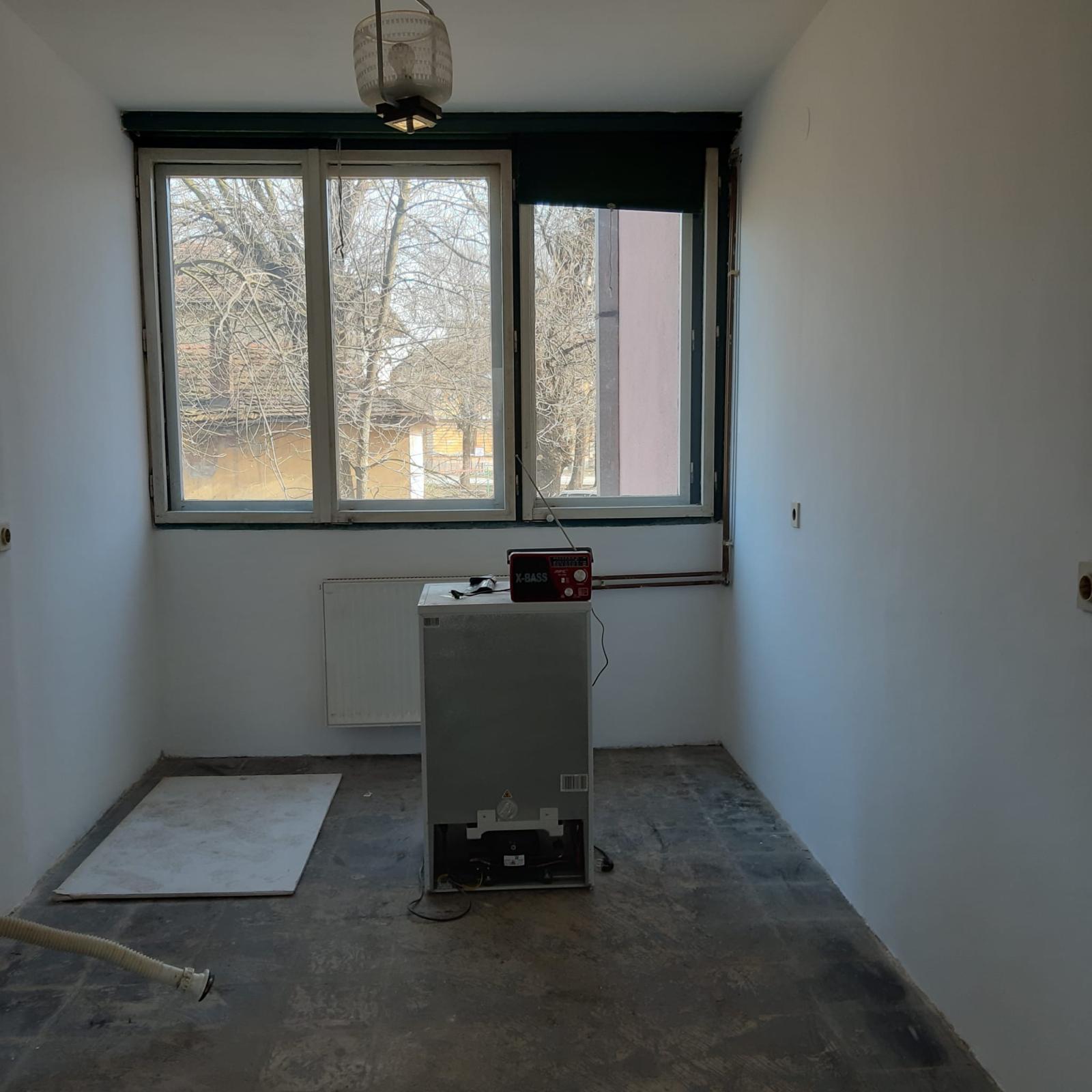 Dvosoban stan na Alvadžinici u Čačku  površine 57m2 sa garažom površine 22m2  uknjižen  visoko prizemlje  CG  podrum  useljiv odmah 2