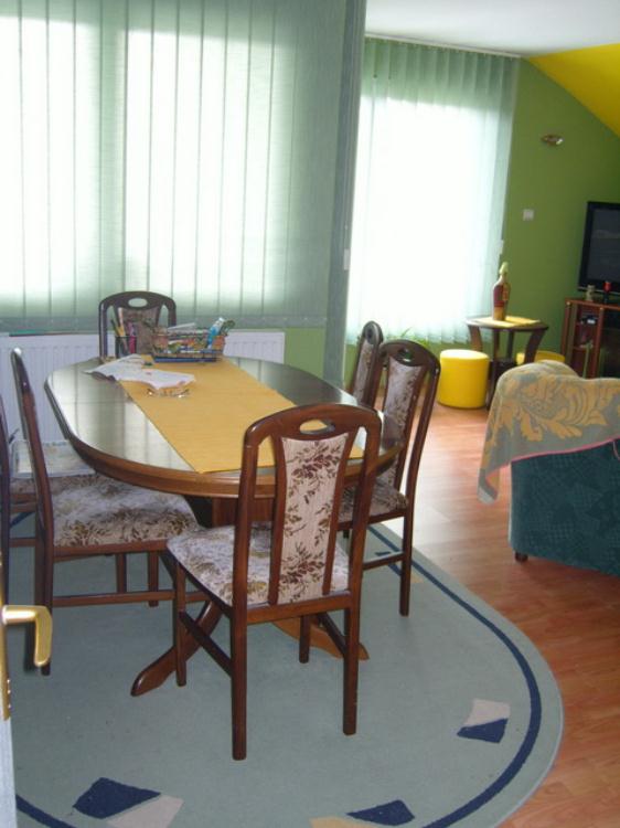 Kuća sa poslovnim prostorom 1