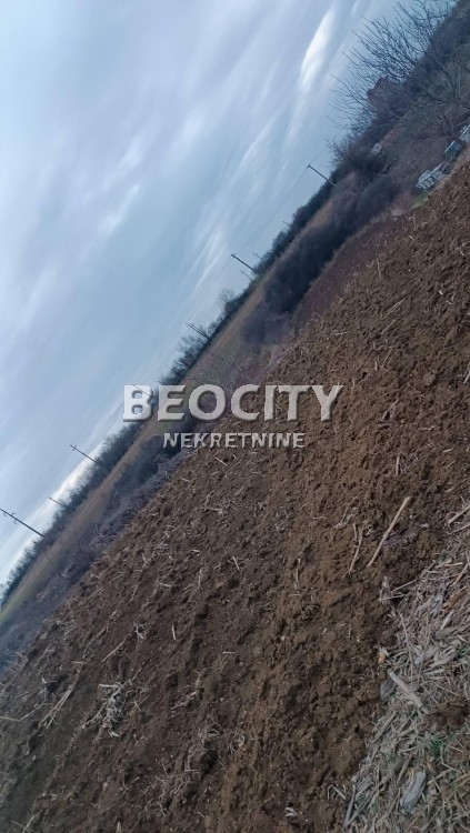 Plac, Ostružnica, zabran ID: 106644 2