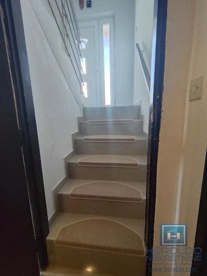 Prelepa nova kuća na Budžinom brdu 26