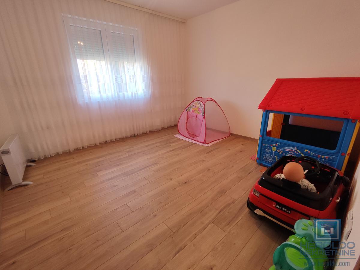 Prelepa nova kuća na Budžinom brdu 33