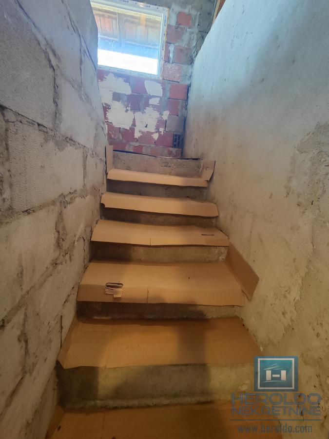 Prelepa nova kuća na Budžinom brdu 37