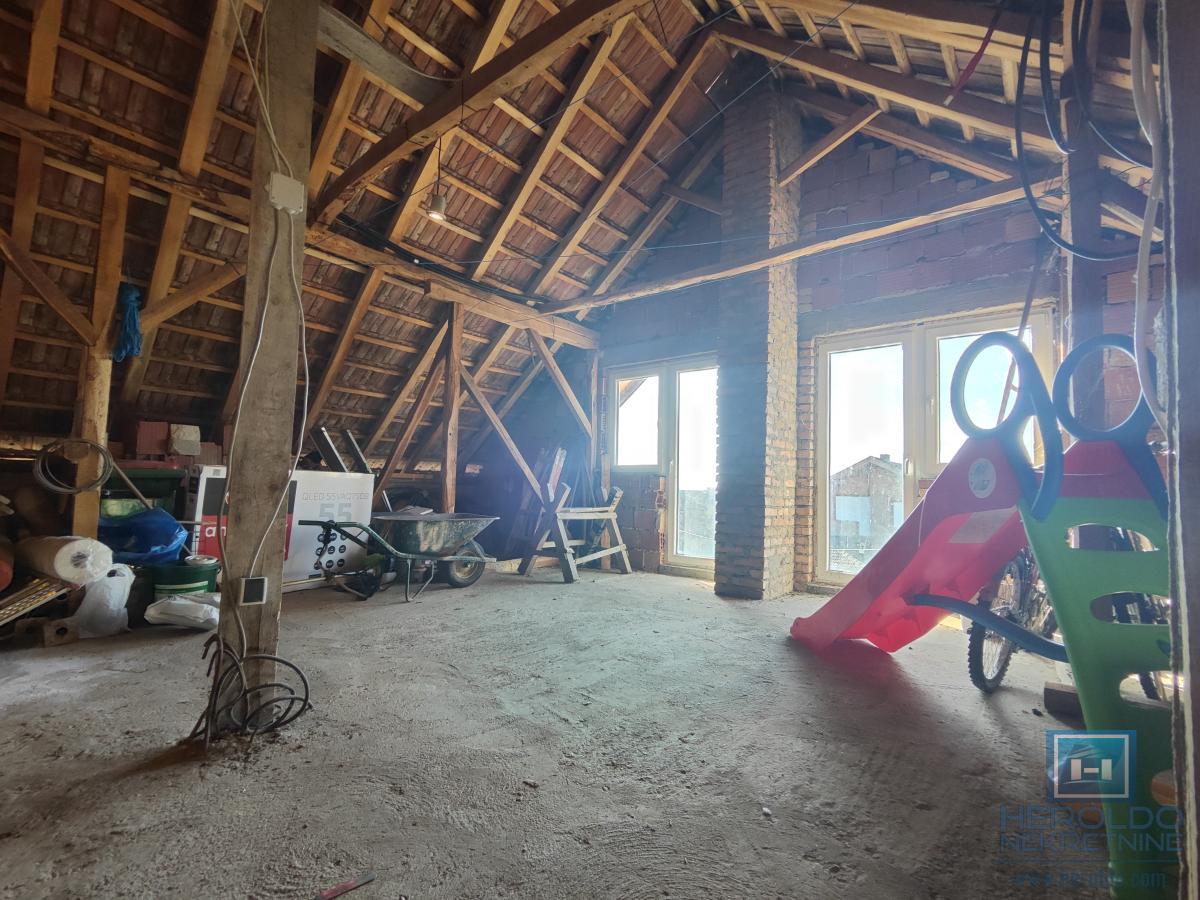 Prelepa nova kuća na Budžinom brdu 39