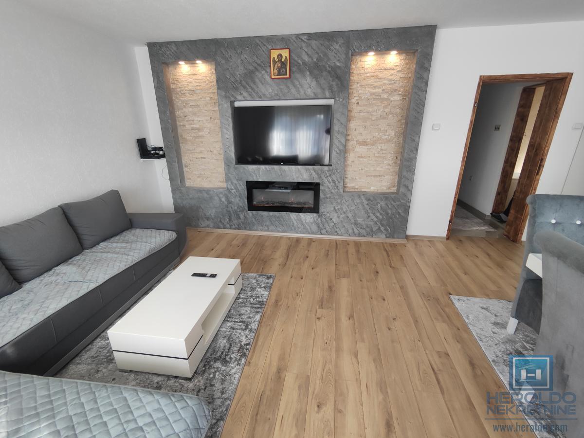 Prelepa nova kuća na Budžinom brdu 10