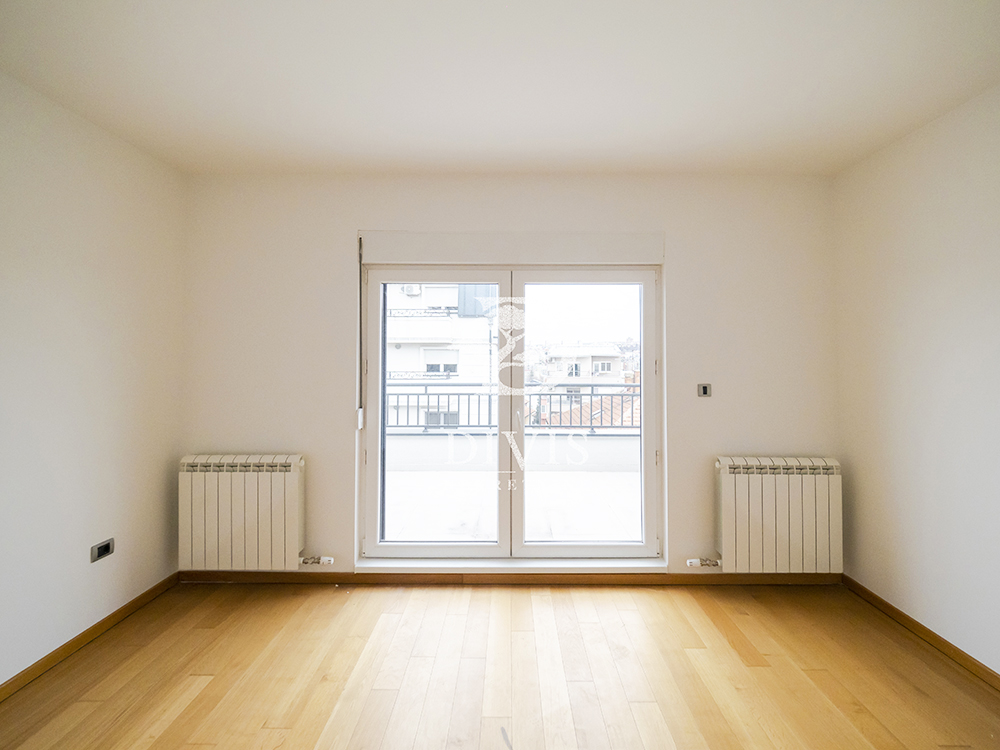 Nov  trosoban stan na Voždovcu  useljiv  92m2 4