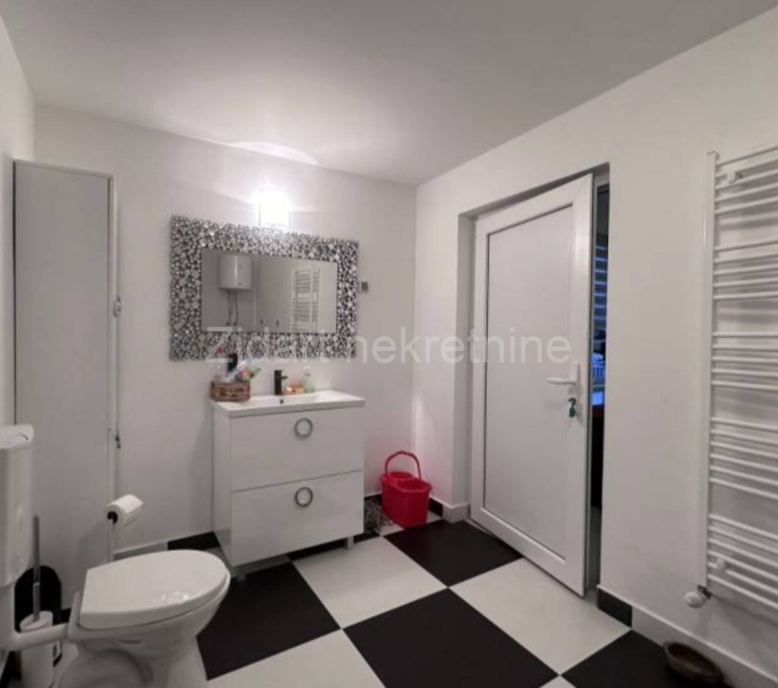 Barič, odlična porodična kuća ukupne površine 270m2 13