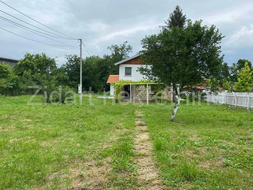 Barič, odlična porodična kuća ukupne površine 270m2 1