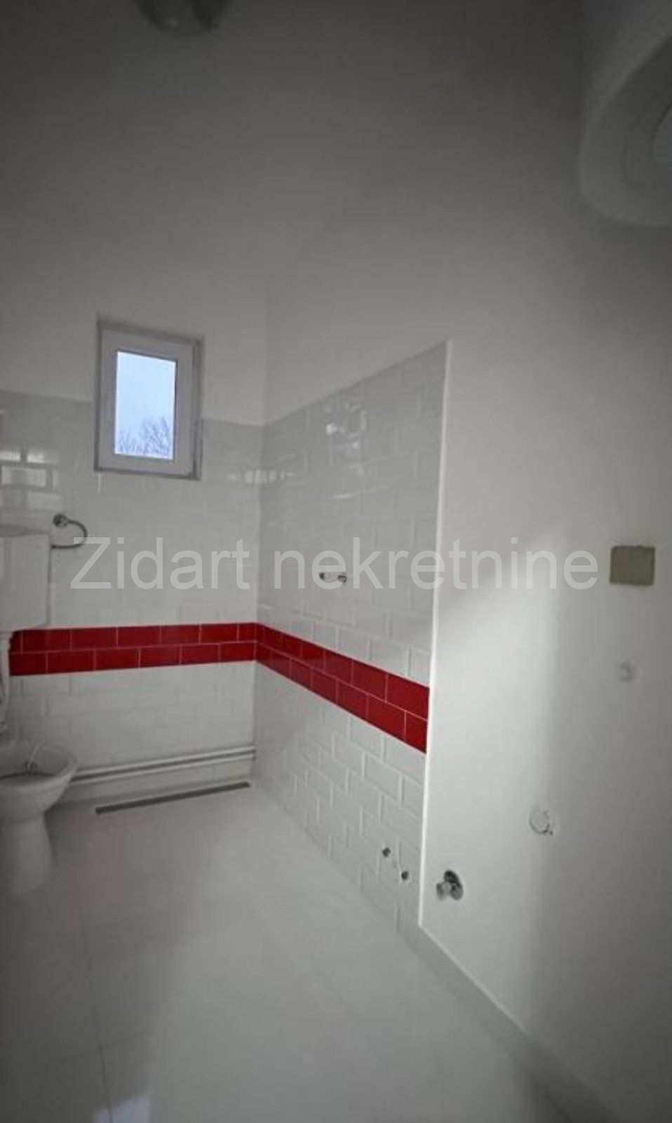 Barič, odlična porodična kuća ukupne površine 270m2 14