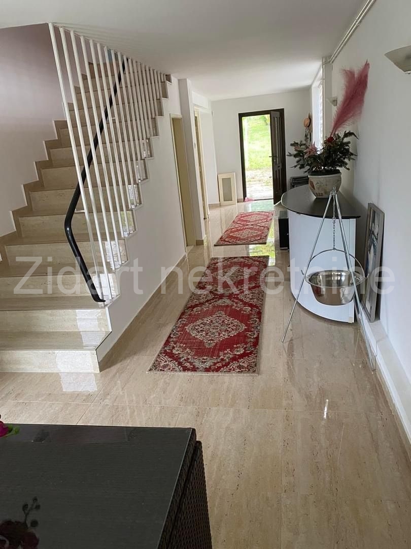 Barič, odlična porodična kuća ukupne površine 270m2 10