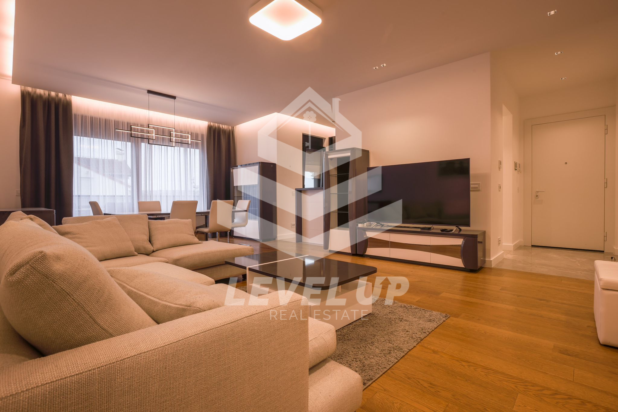 Dedinje blizina Pink a    Lux  5 0 1