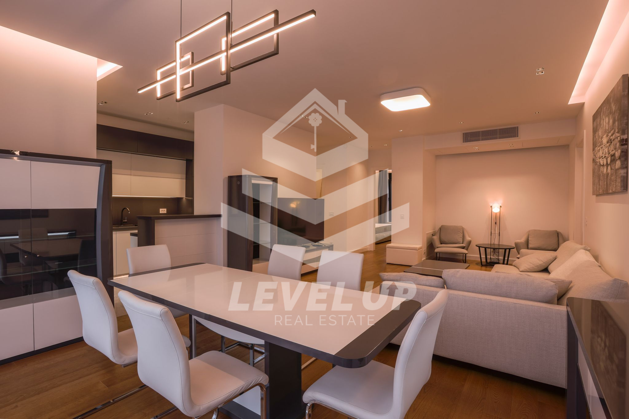 Dedinje blizina Pink a    Lux  5 0 3