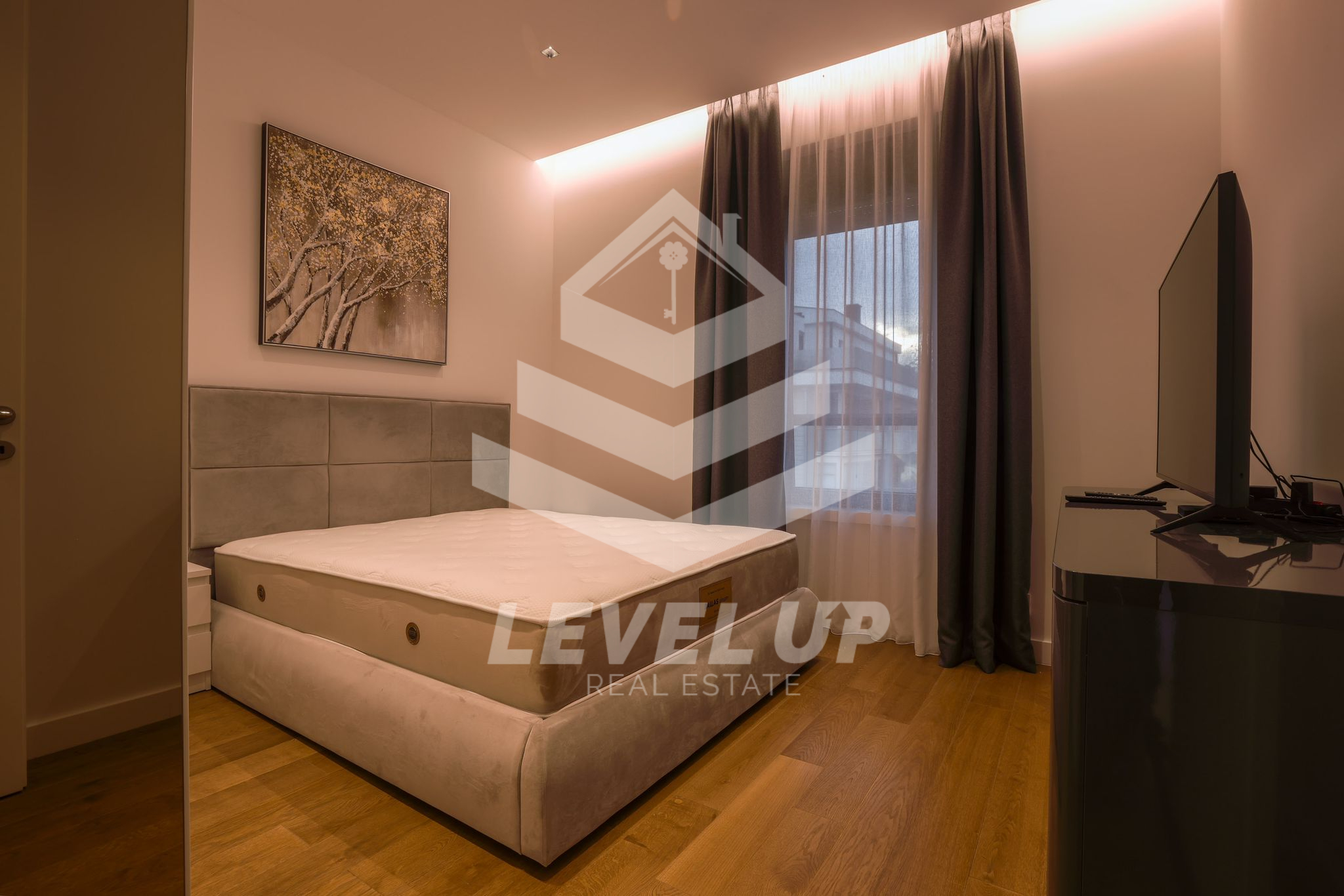 Dedinje blizina Pink a    Lux  5 0 8