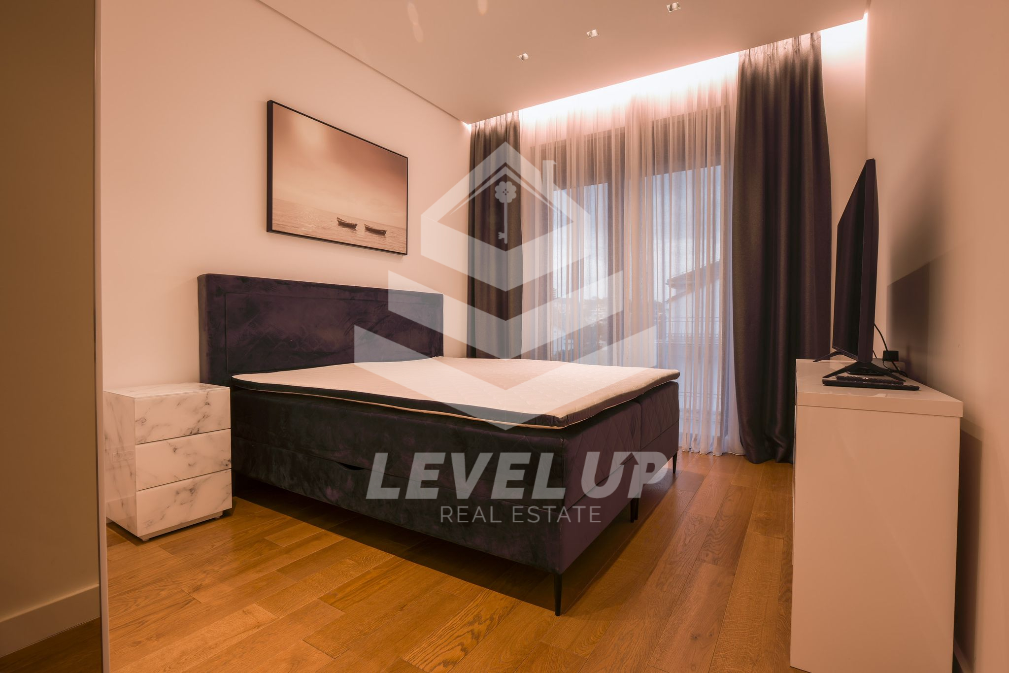 Dedinje blizina Pink a    Lux  5 0 6