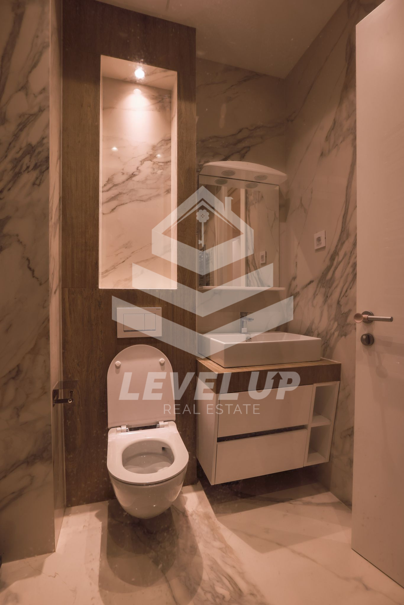 Dedinje blizina Pink a    Lux  5 0 10