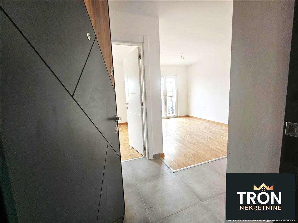 Jednosoban stan  kod kružnog toka  31m2 5