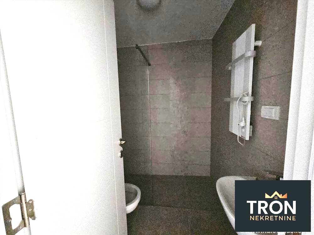 Jednosoban stan  kod kružnog toka  31m2 4