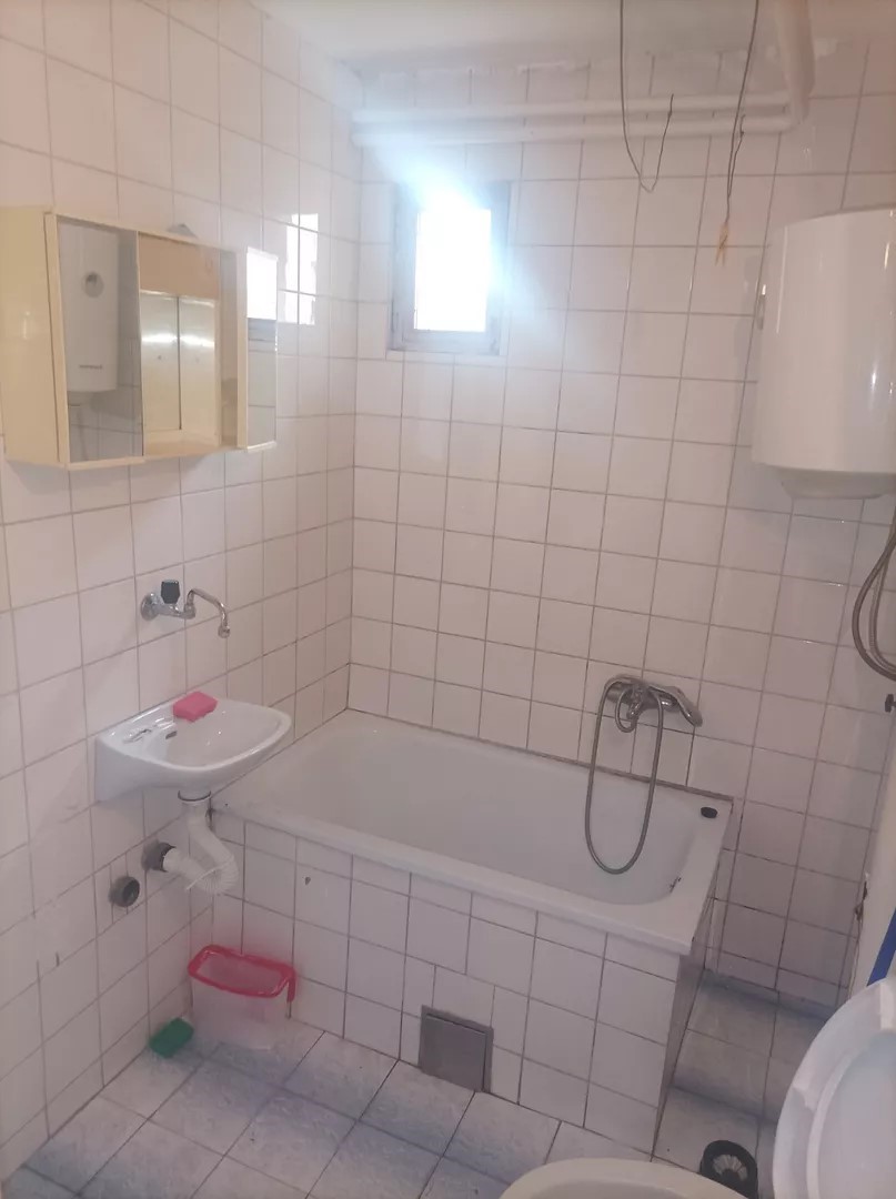 Izdaje se 2  stan Čukarica 3