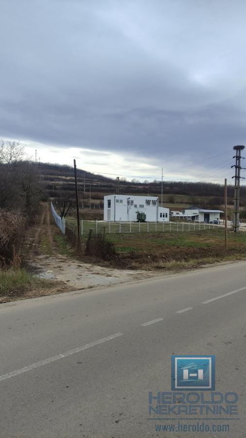 Parcela za izdavanje kod kružnog toka Batočina -Kragujevac 10