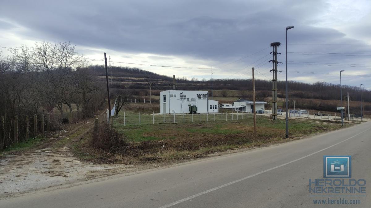 Parcela za izdavanje kod kružnog toka Batočina -Kragujevac 7