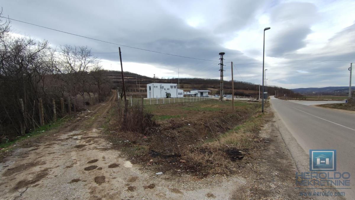 Parcela za izdavanje kod kružnog toka Batočina -Kragujevac 4