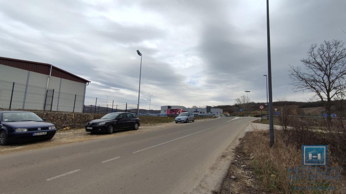 Parcela za izdavanje kod kružnog toka Batočina -Kragujevac 5