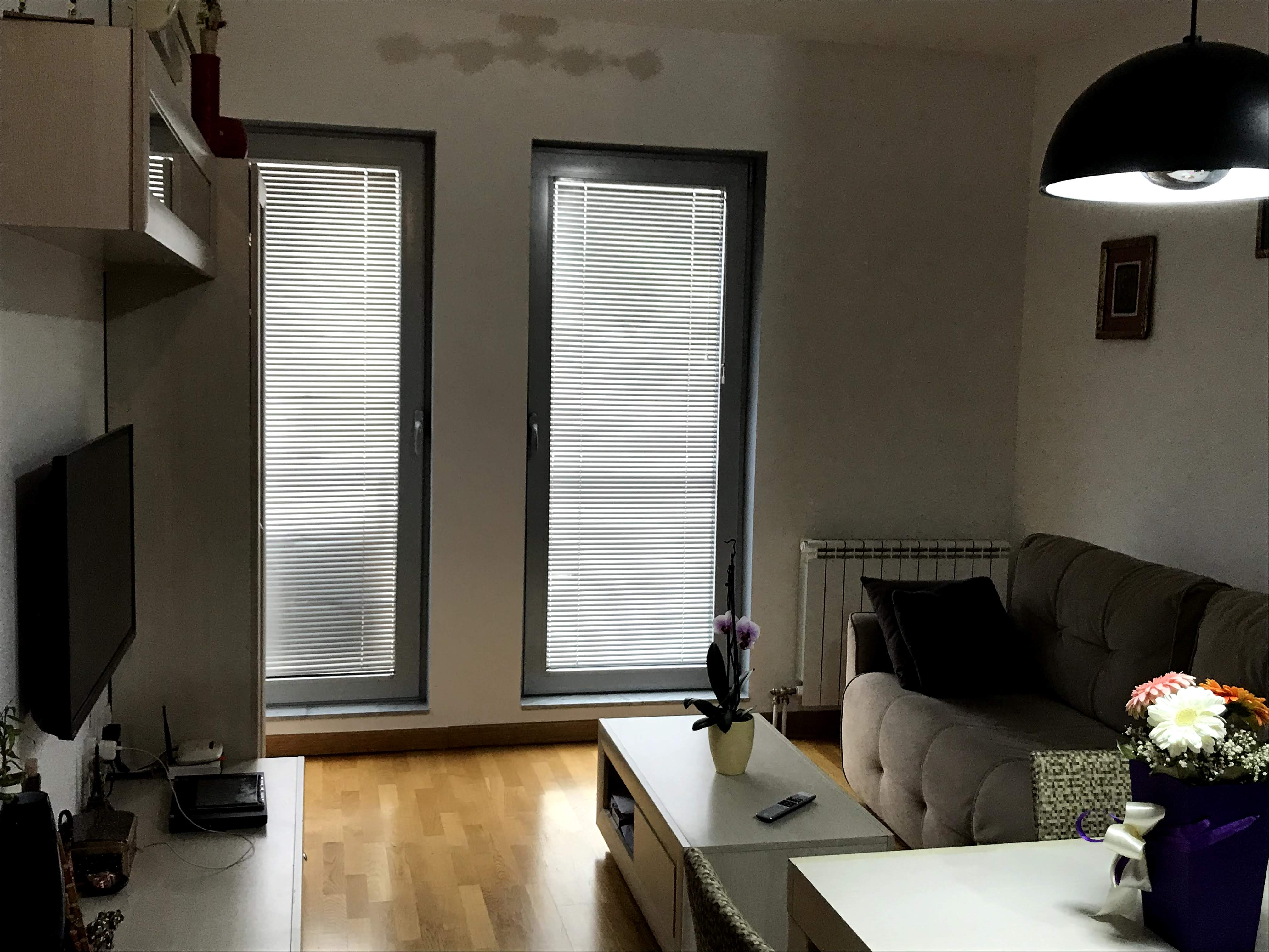 Izdajem namešten stan u zgradi TQ u Inđiji 2