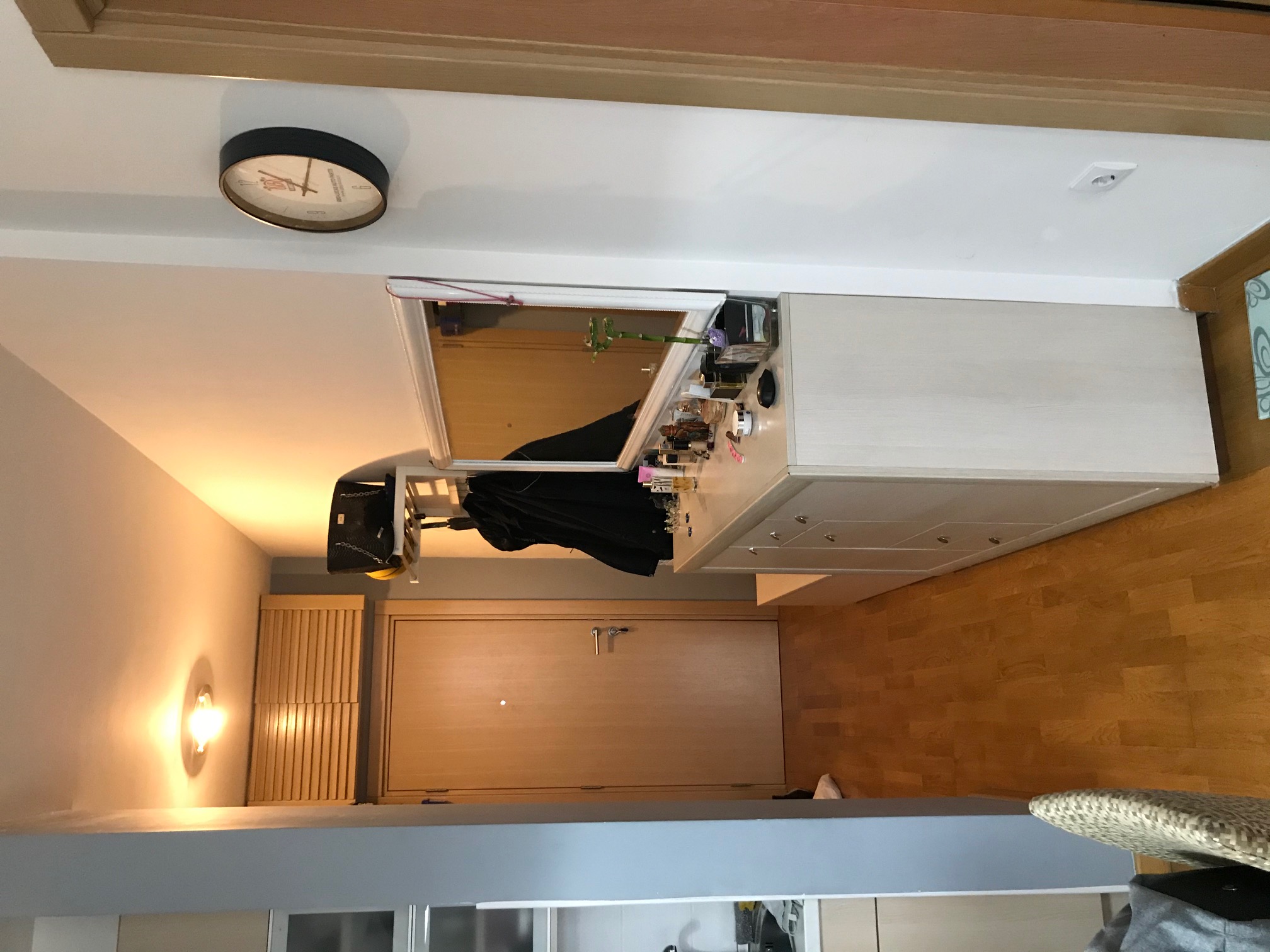 Izdajem namešten stan u zgradi TQ u Inđiji 5