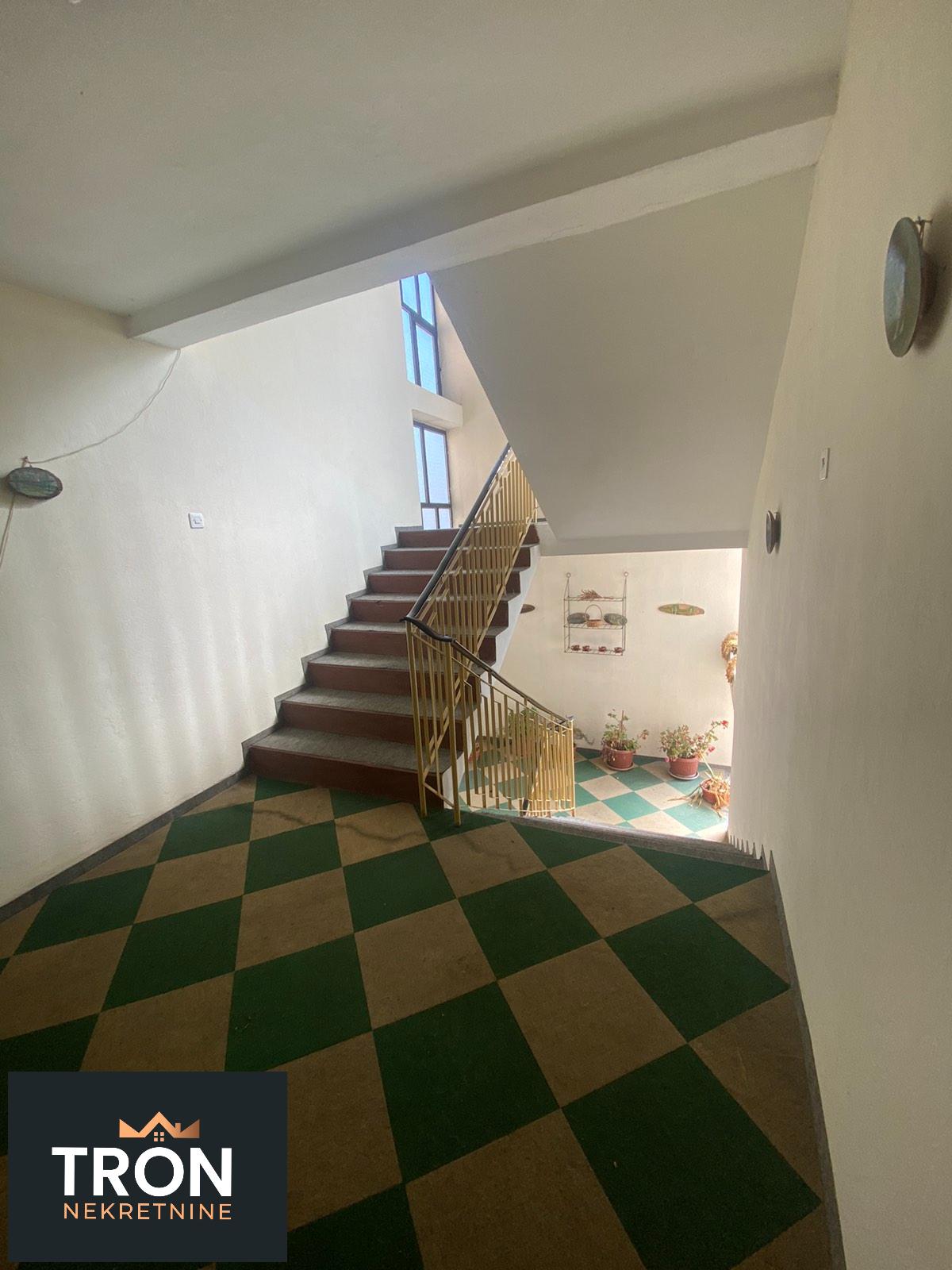 Kuća u blizini Vrnjačkih Termi i Opštine  250m2 4