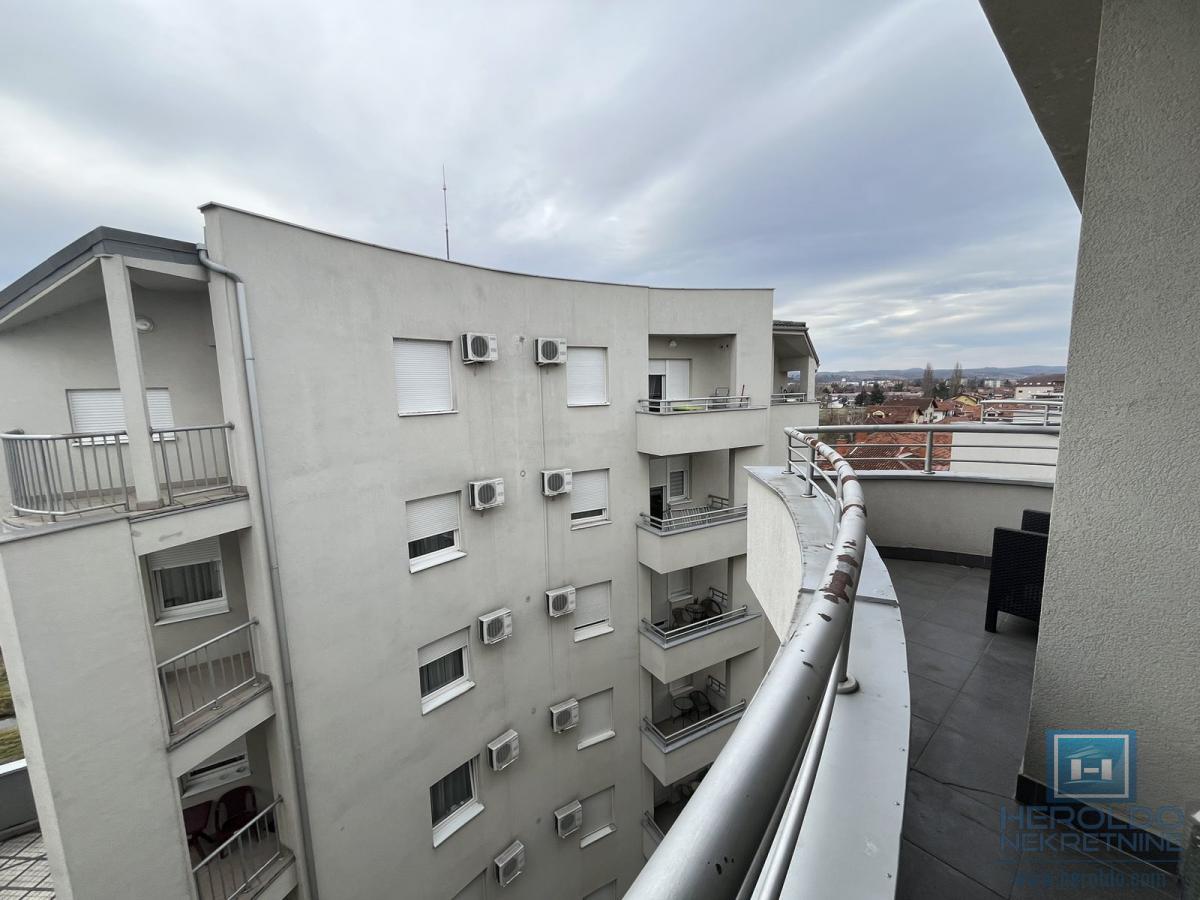 Luksuzan troiposoban stan 8