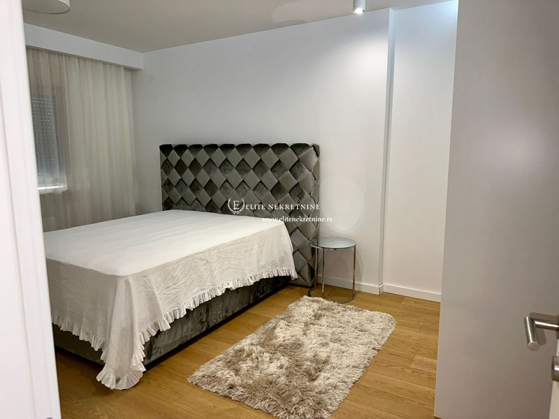 Izdavanje   Nov penthouse sa terasom od 85m2 na Vracaru  4