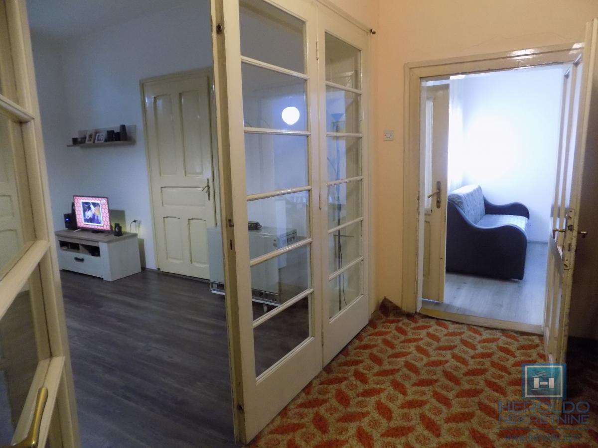 Kuća na prodaju na atraktivnoj lokaciji 7