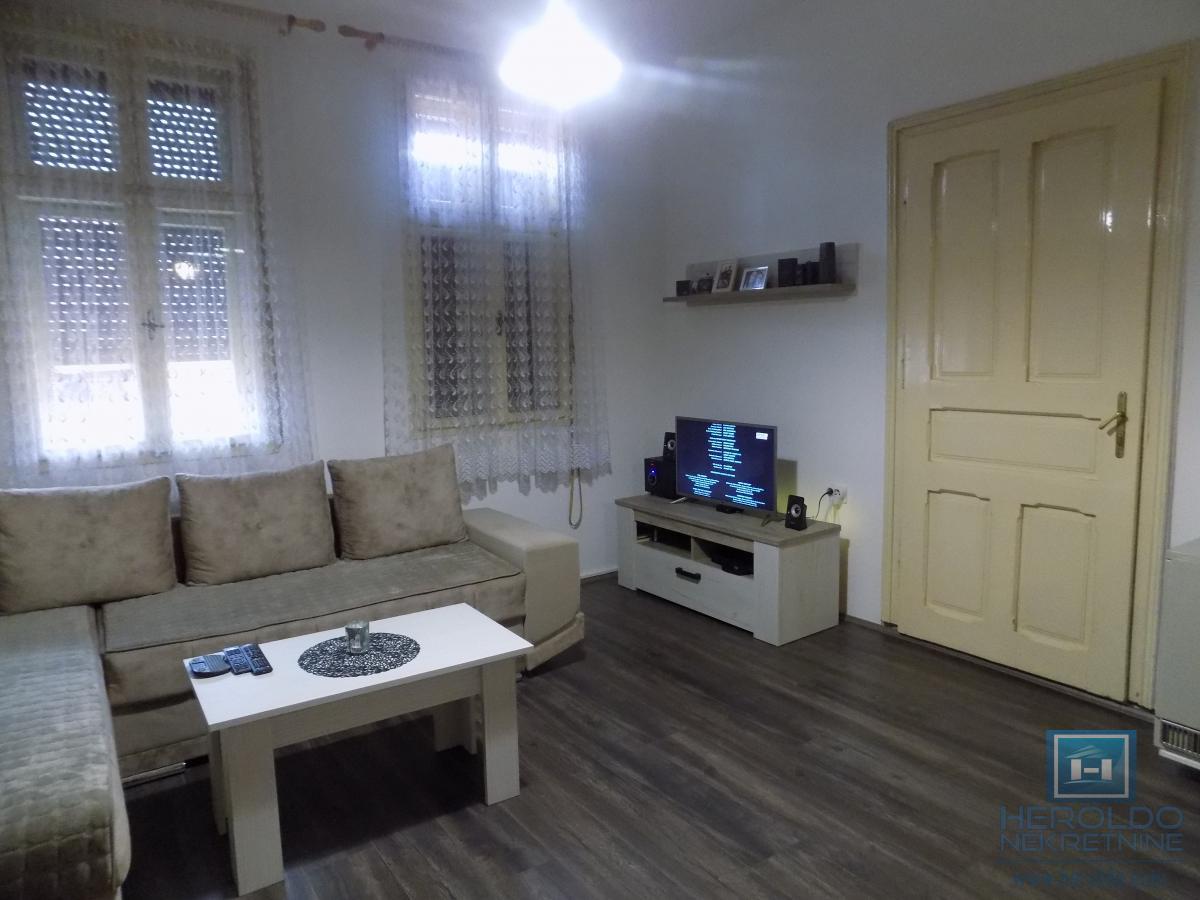 Kuća na prodaju na atraktivnoj lokaciji 2