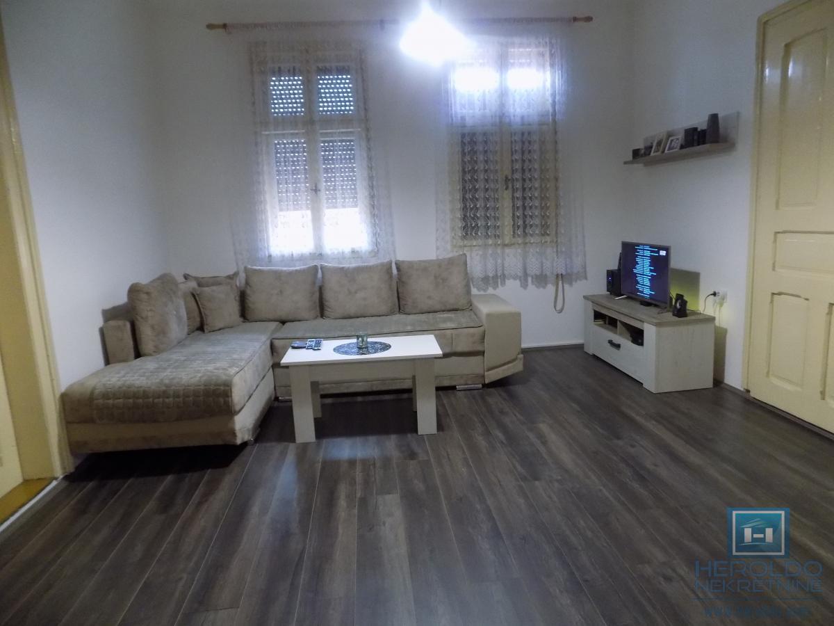 Kuća na prodaju na atraktivnoj lokaciji 3