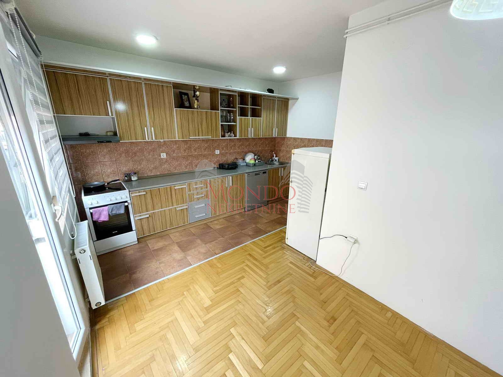 Dvosoban stan na paliluli, eg, peti sprat, Niš 9