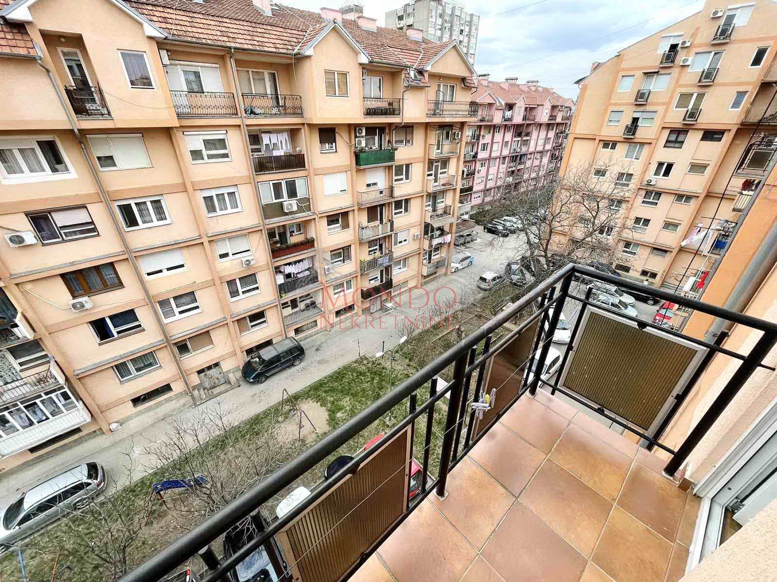 Dvosoban stan na paliluli, eg, peti sprat, Niš 5