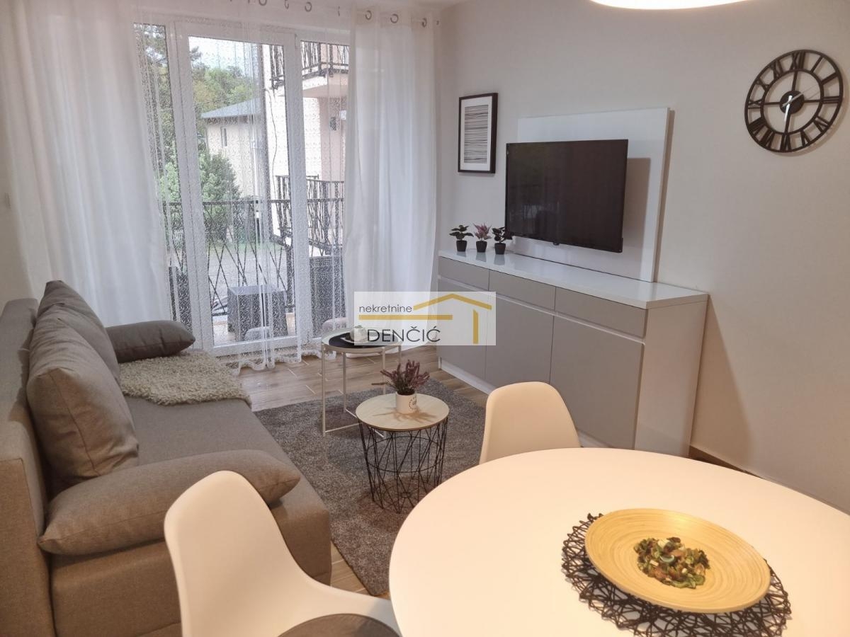 Stan  35 m2  Srebrno Jezero  prodaja 1