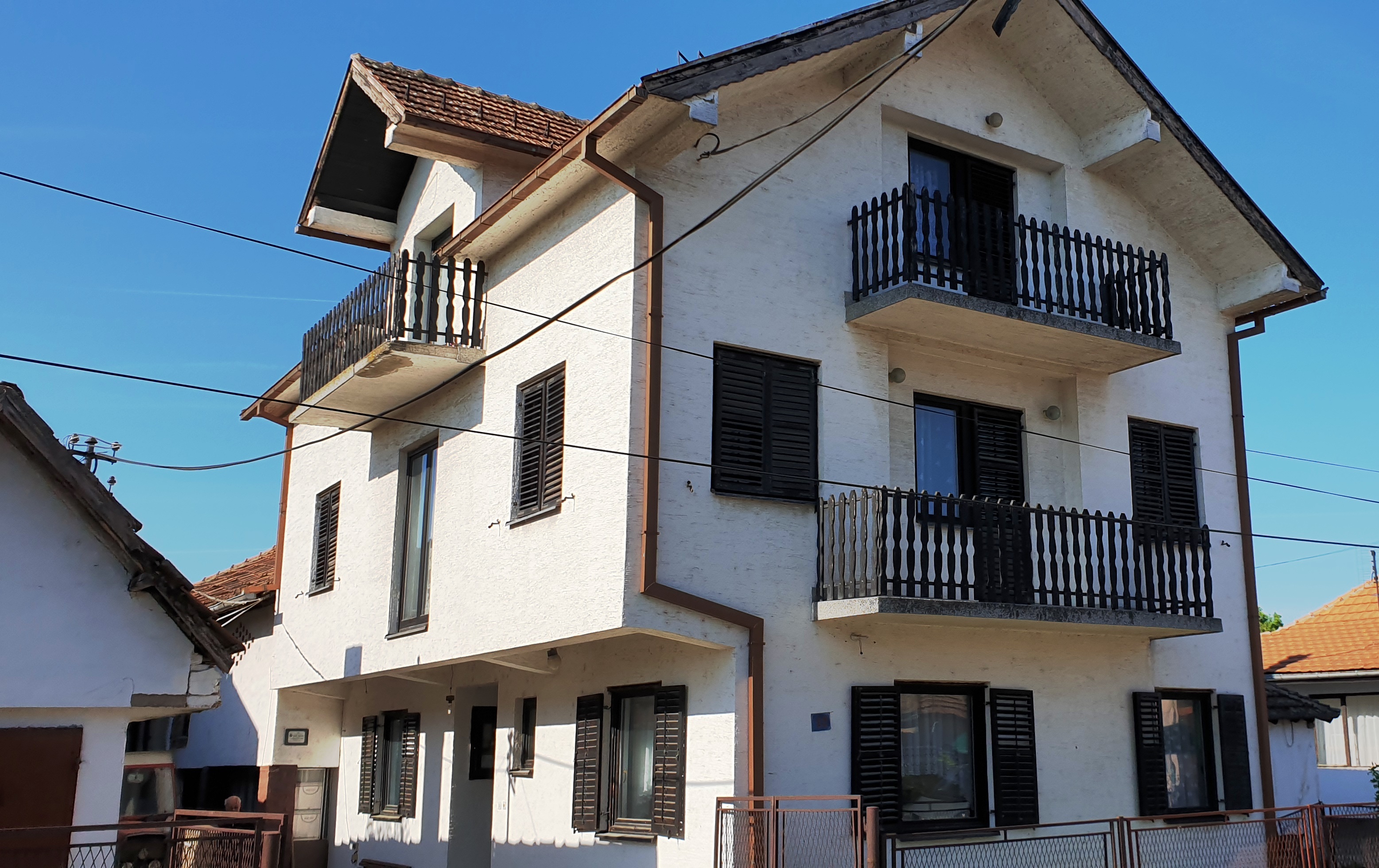 Negotin  Borski okrug  kuća na 8 ari placa  1