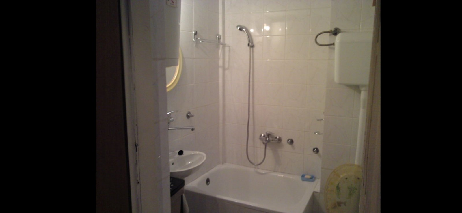 Prodajem stan na Ceraku 4