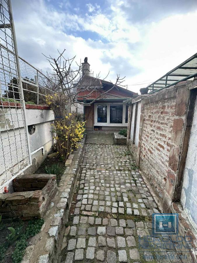 KUĆA U STROGOM CENTRU – IDEALNA ZA PORODIČNI ŽIVOT ILI POSLOVNI PROSTOR 17