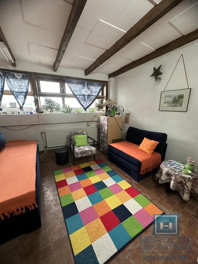 KUĆA U STROGOM CENTRU – IDEALNA ZA PORODIČNI ŽIVOT ILI POSLOVNI PROSTOR 5