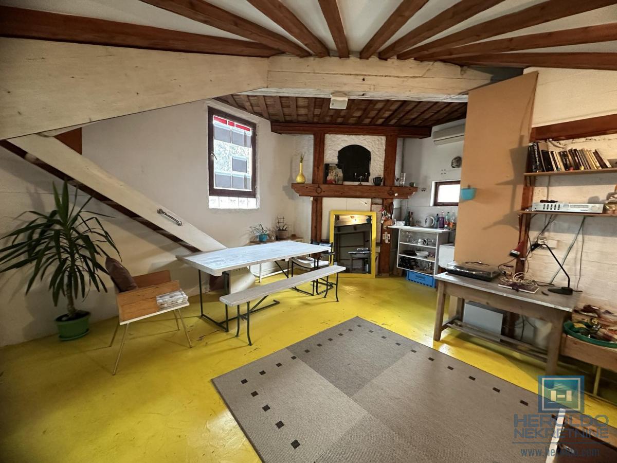 KUĆA U STROGOM CENTRU – IDEALNA ZA PORODIČNI ŽIVOT ILI POSLOVNI PROSTOR 6
