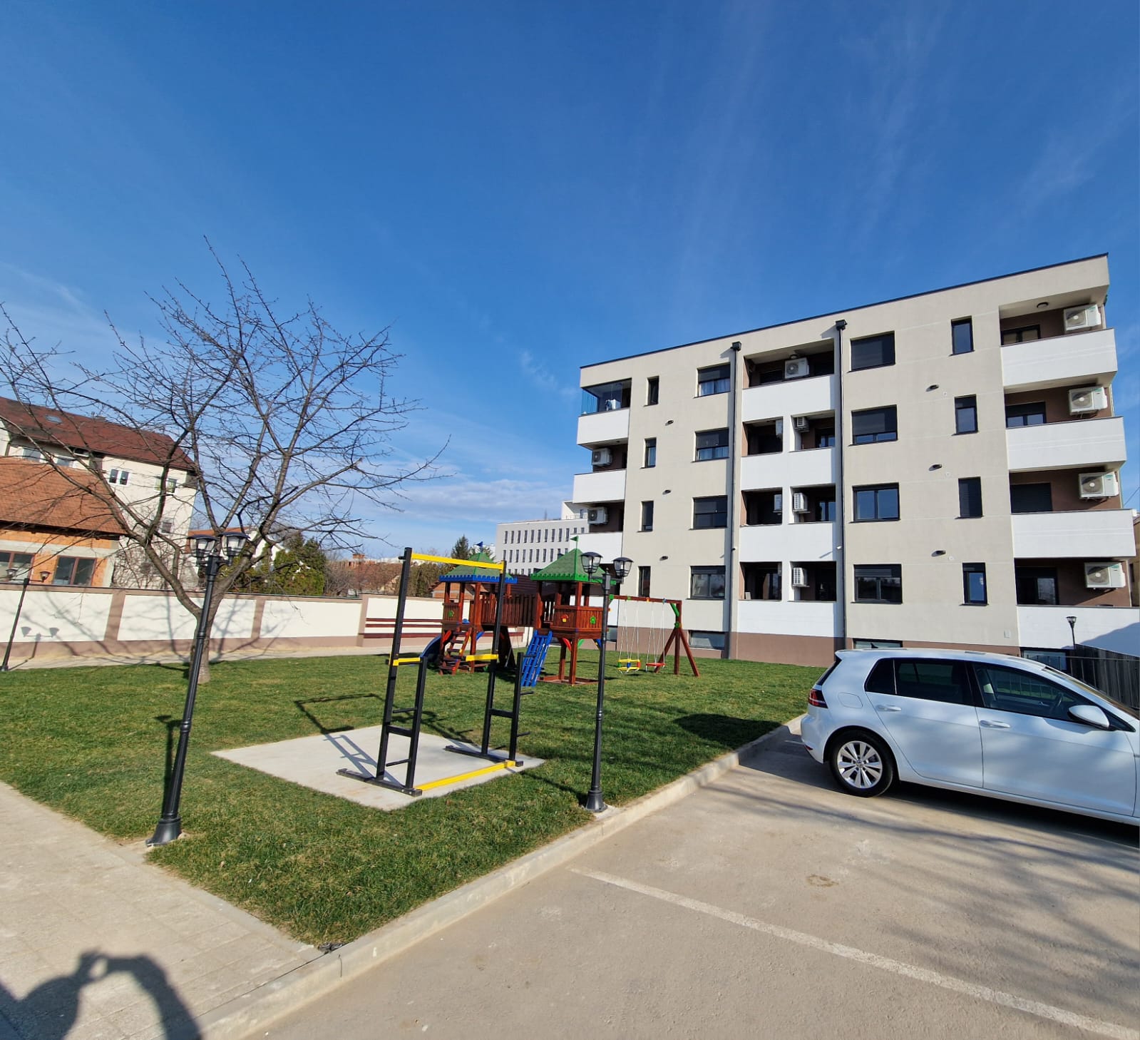 Luksuzan stan sa parking mestom  Zemunske kapije  9