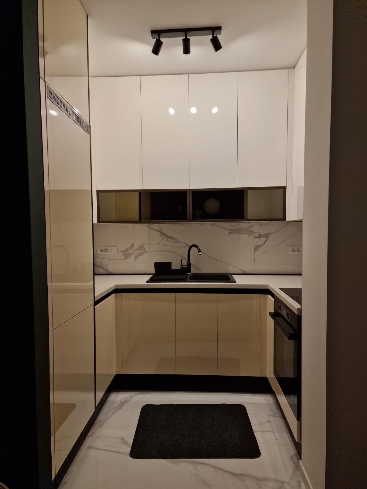 Luksuzan stan sa parking mestom  Zemunske kapije  2