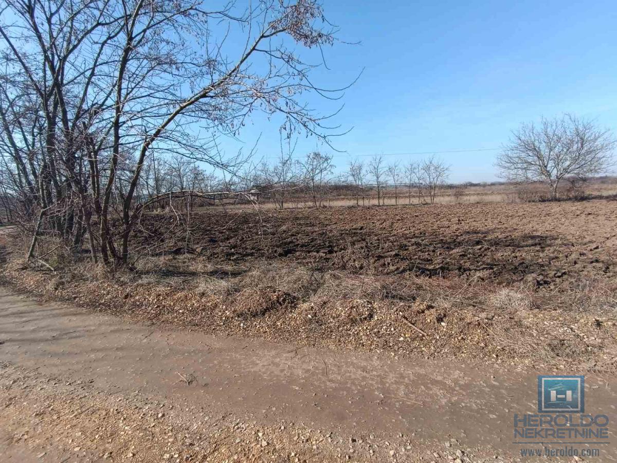 Prelepa parcela idealna za gradnju kuće 4