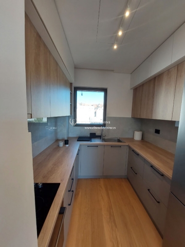 Izdavanje Luksuzan stan u Centru Dorcol 3