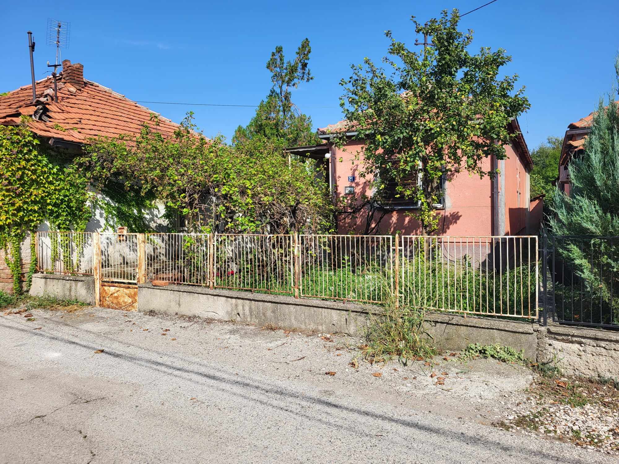 Prodajem kucu u Zajecaru 2